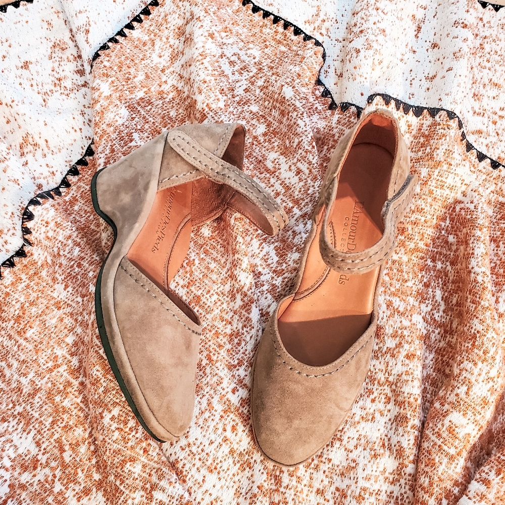 L'AmourDesPieds Tan Leaather Wedges Retail $235